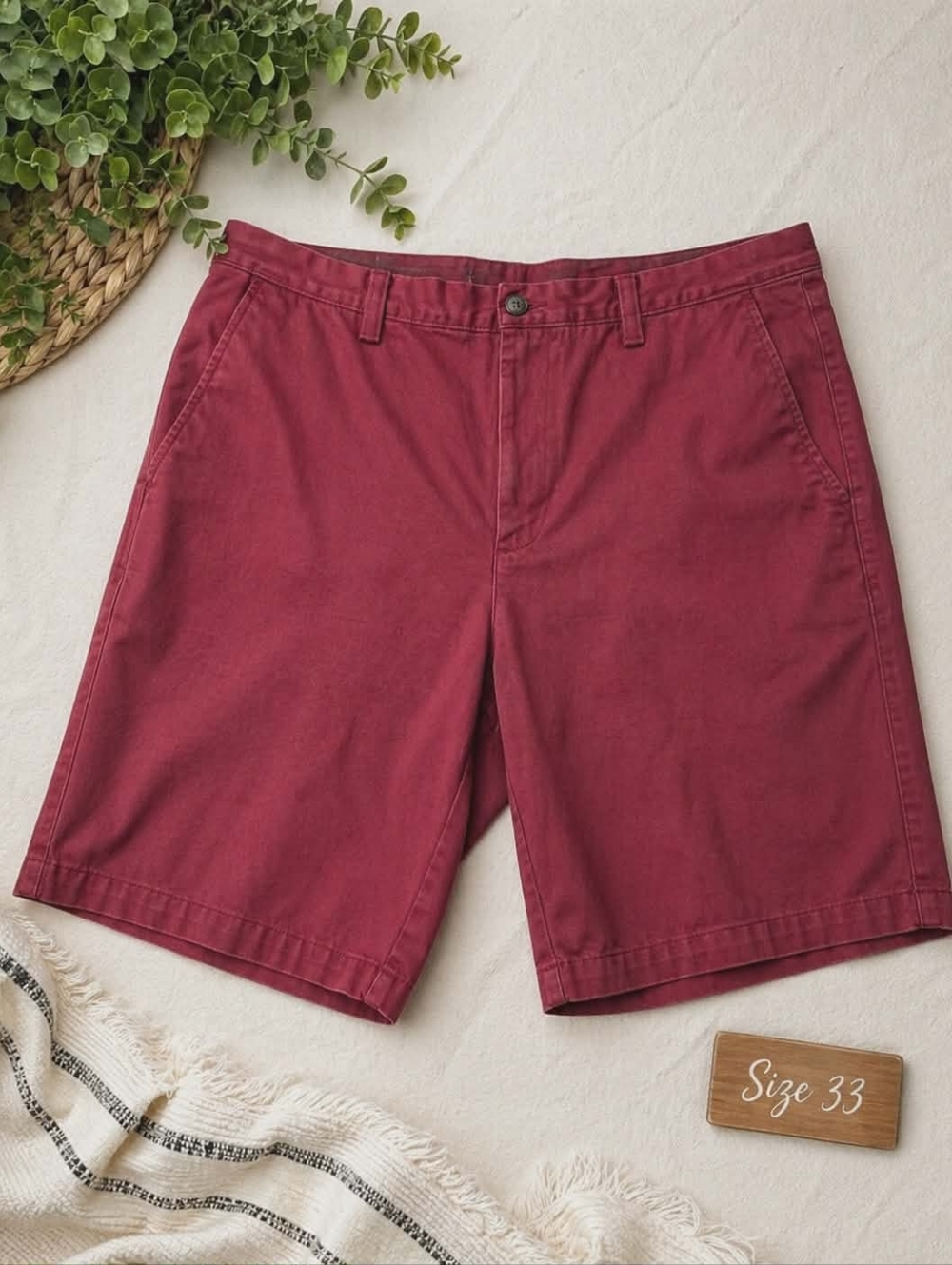 Banana Republic Men's Burgundy Flat Front Shorts Size 33